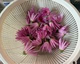 菊の花の酢の物(下茹で〜三杯酢和え)作り方1写真