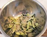 【簡単】野菜とサラダチキンの和え物作り方3写真