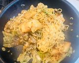 5分で！袋麺焼そばで豚キムチーズ焼そば作り方3写真