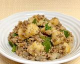 夕食に。ほくほくじゃが芋と挽肉ガーリック肉じゃが作り方9写真