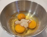 そぼろとトロトロ玉子の二色丼作り方1写真