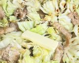 豚バラとキャベツのガリバタ醤油炒め 🐷✨作り方6写真