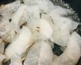 ダイコンと刻み揚げのサッと味噌汁作り方1写真
