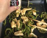 ゴーヤ大量消費♪ゴーヤと鶏こま肉の蒲焼だれ炒め作り方4写真