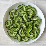 カレー味で格上げ♪夏野菜の焼きそば作り方1写真