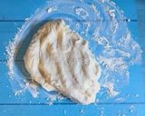 ポリ袋で練るピザ生地をフライパンで焼く作り方9写真