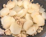 かぶと鶏ひき肉のオイスター炒め作り方4写真
