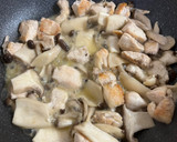 目分量OK！きのこと鶏むね肉バター醤油作り方3写真