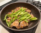 アスパラと鶏もも肉の塩麹炒め作り方7写真