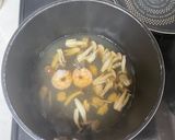 超簡単！エビとアサリの和風海鮮うどん作り方1写真