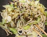 冷凍うどんで簡単! 辛子高菜の焼きうどん作り方5写真