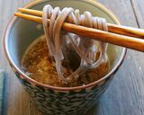 大根のおろし汁で食べる　つけ汁そば作り方3写真