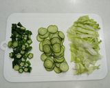 オクラとキュウリの冷たいうどん作り方1写真