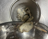 生牡蠣と舞茸のガーリック炒め作り方2写真
