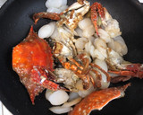 渡り蟹とトックの醤油炒め(中華料理)作り方6写真