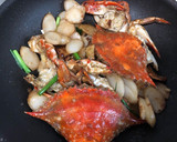 渡り蟹とトックの醤油炒め(中華料理)作り方7写真