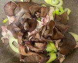 キクラゲと豚バラのコク旨醤油炒め作り方3写真
