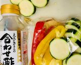 パプリカとズッキーニの浅漬け♪作り方1写真