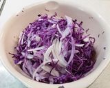 紫キャベツと玉ねぎのカンタン酢漬け作り方1写真