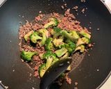 コーンとブロッコリーのピリ辛挽肉炒め作り方5写真
