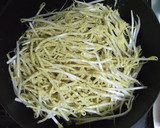 簡単ヘルシー❤豚肉ともやしのカレー蒸し作り方1写真