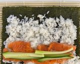 海苔巻きシリーズ！白だしサーモン胡瓜巻き作り方2写真