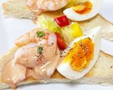朝食やおつまみに♡エビマヨトースト作り方3写真
