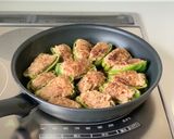 お弁当にも【ピーマンの肉詰め】ソース不要作り方10写真