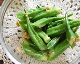 トマトとオクラのごま味噌和え作り方1写真