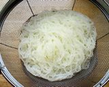 エビたっぷり焼きビーフン作り方1写真