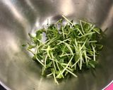 ベビースターで豆苗サラダ作り方1写真