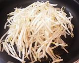 簡単！もやし炒め、青のりかけただけ。作り方1写真