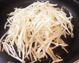簡単！もやし炒め、青のりかけただけ。作り方1写真