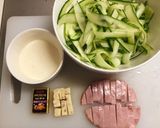 ピーラーで!きゅうりのヨーグルトサラダ作り方1写真