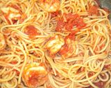 えびとホールトマトのバジルが香るパスタ作り方5写真