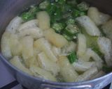 オクラとじゃが芋のお味噌汁♪作り方3写真