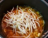 ベーコンと豆のピリ辛オイスタースープ作り方3写真