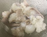 醤油だしで野菜を食べるもつ鍋作り方3写真