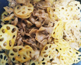 簡単！豚肉と蓮根の照り焼き炒め！作り方5写真