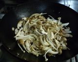 きのこと豆腐と豚肉のオイスターソース炒め作り方3写真