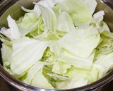 豚肉の味噌漬け焼き、蒸しキャベツ添え作り方1写真
