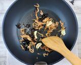 【椎茸粉使用】キャベツと桜海老の春雨炒め作り方3写真