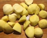 じゃがいもとケイパーのホットサラダ作り方1写真