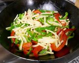 高野豆腐のチンジャオロース風炒め作り方3写真