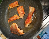 鮭ハラス切り落とし焼きと白ご飯作り方3写真