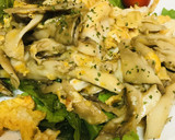キノコのバター炒め＆半熟玉子焼きのサラダ作り方4写真