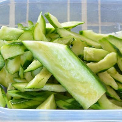 冷凍きゅうりとカニかまのドレッシング和え by はるさんの台所