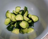 キュウリのピリ辛ゴマ油炒め作り方1写真