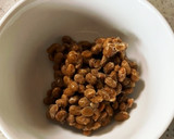 1分で完成！納豆とサーモンと温泉卵！作り方1写真
