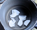 大根とわかめと揚げ玉の味噌汁作り方2写真